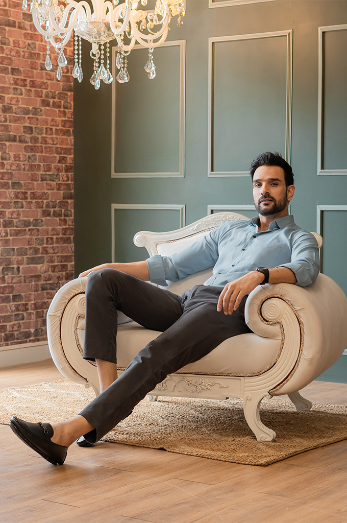 Dark Grey Regular Fit Mid Rise Cotton Chinos Pant