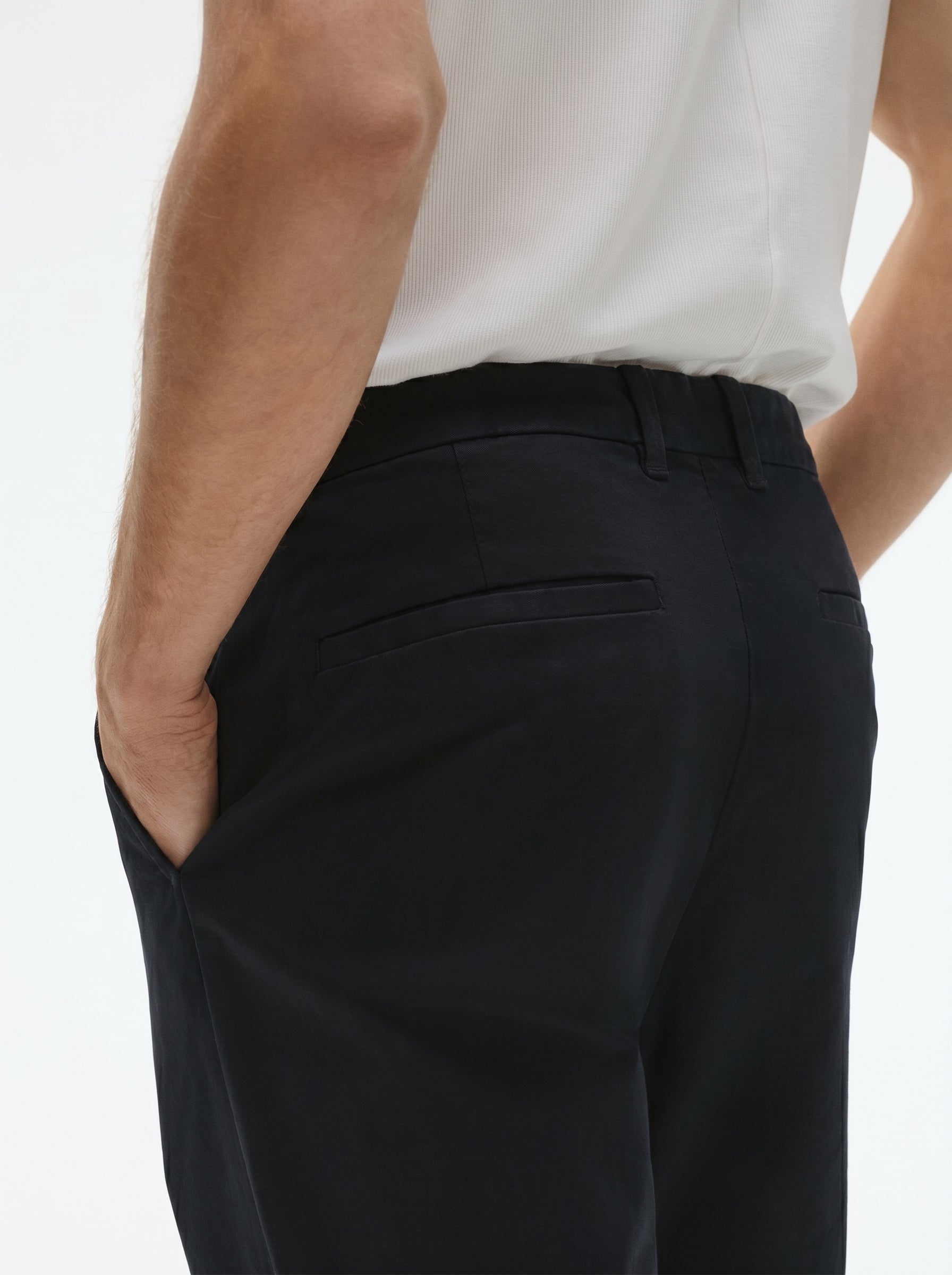 Black Regular Fit Mid Rise Cotton Chinos Pant